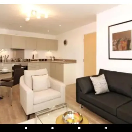New Central Woking 1 And 2 Bedroom Apartments With Free Gym, Close To Train Station Exterior photo