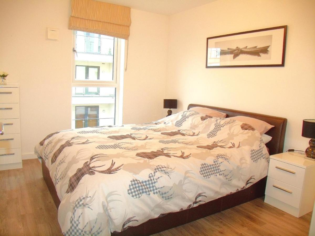 New 1 And 2 Bedroom With Free Gym, Close To Train Station * Woking