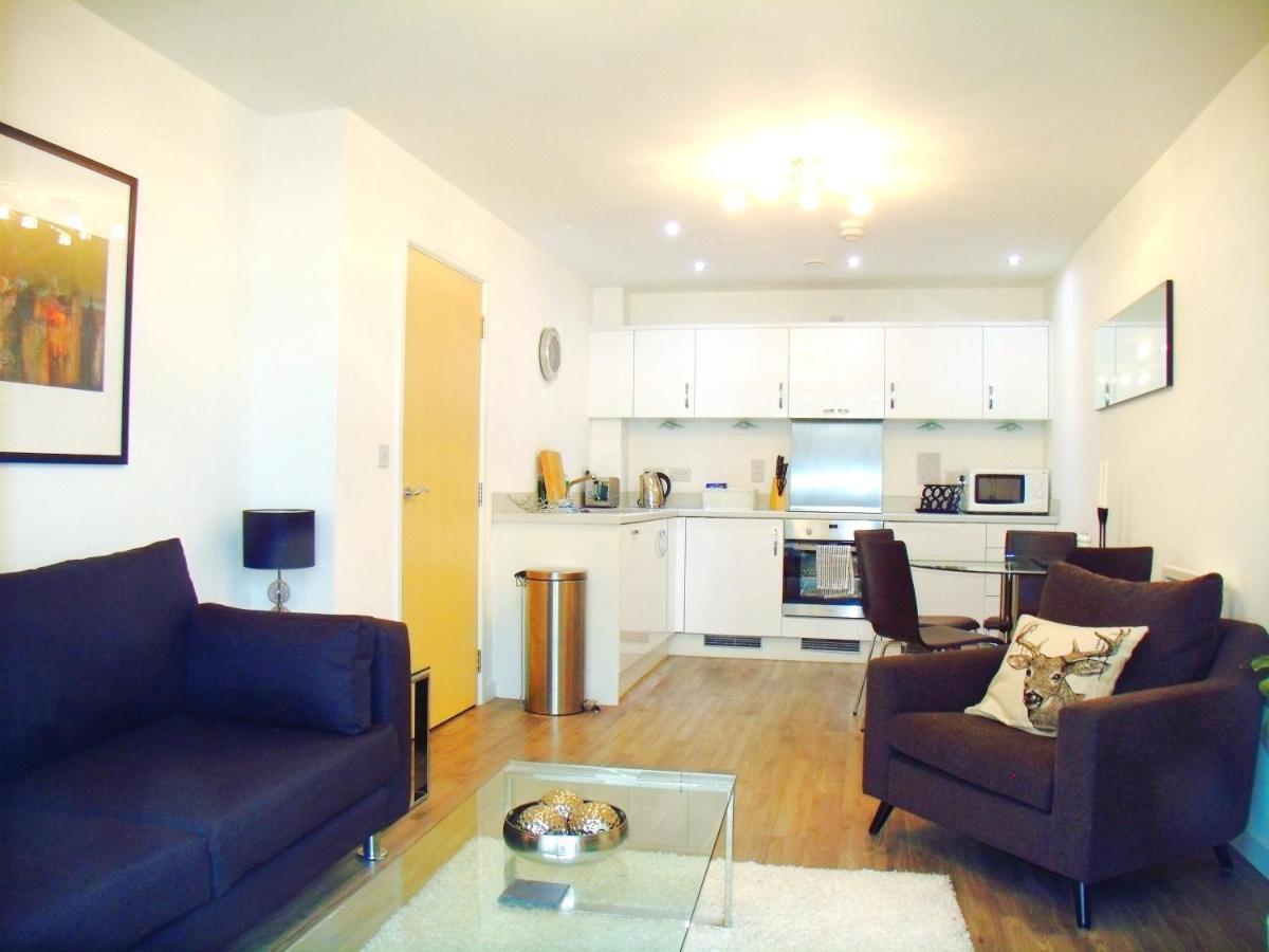 New 1 And 2 Bedroom With Free Gym, Close To Train Station Apartment