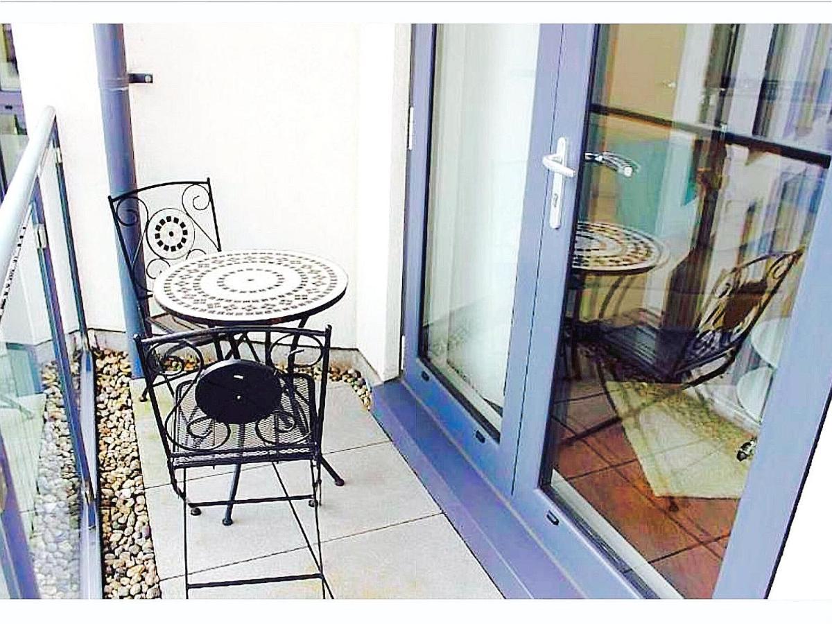 New 1 And 2 Bedroom With Free Gym, Close To Train Station Apartment
