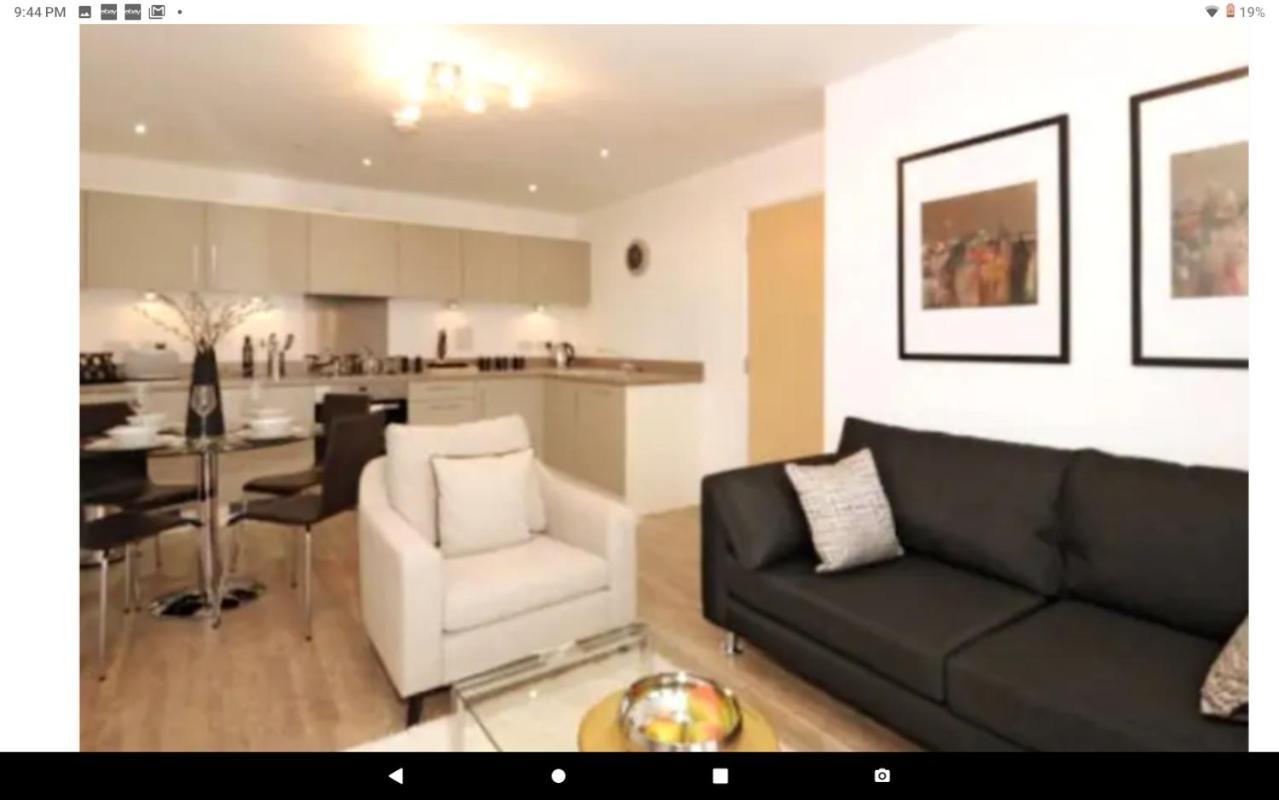 Apartment New 1 And 2 Bedroom With Free Gym, Close To Train Station *
