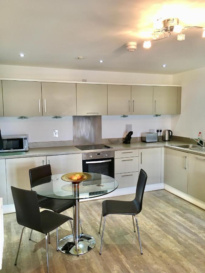 New 1 And 2 Bedroom With Free Gym, Close To Train Station Apartment